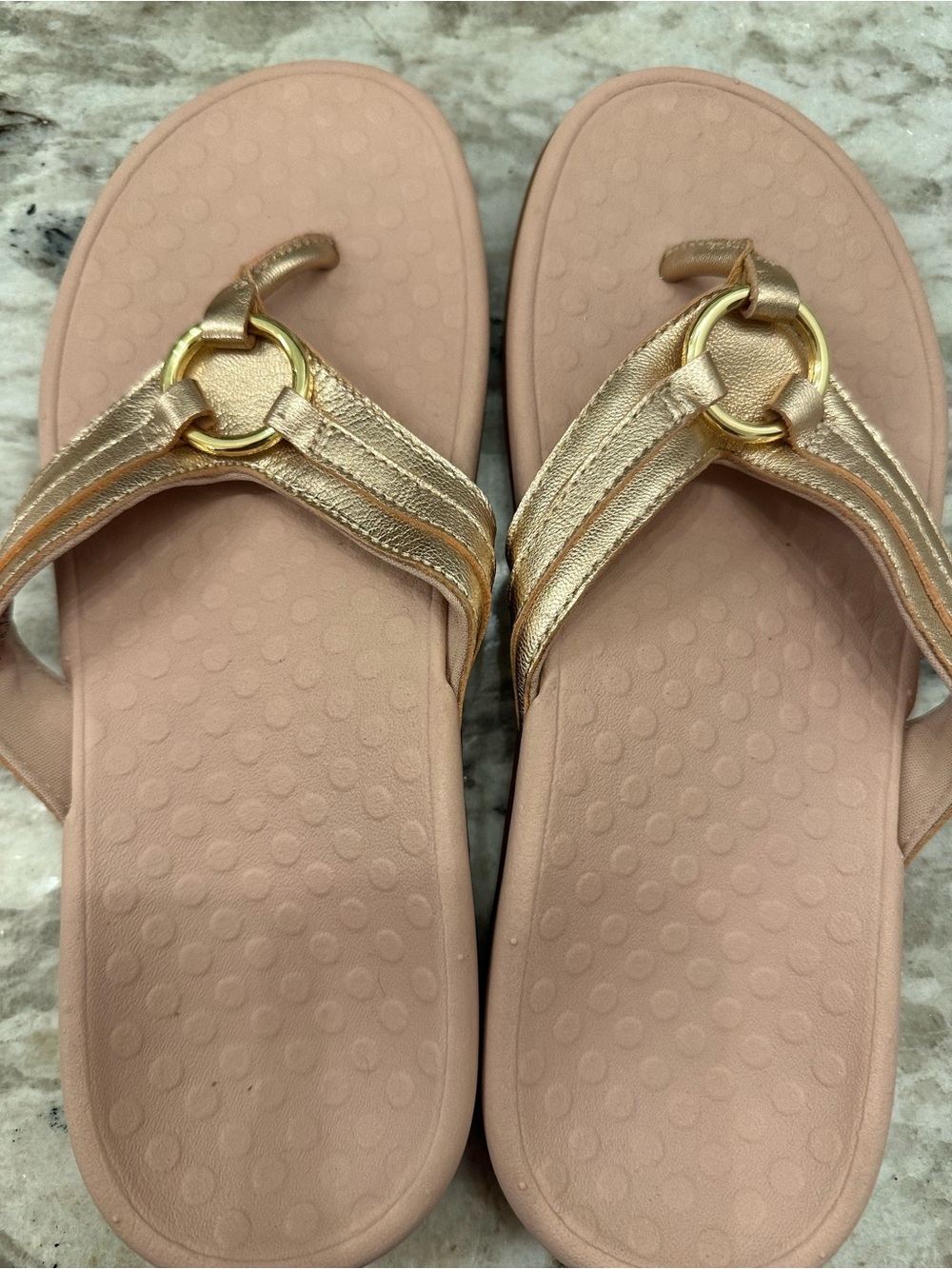 Vionic Rose Pink Footbed Gold Metallic Ring Thong Sandals
